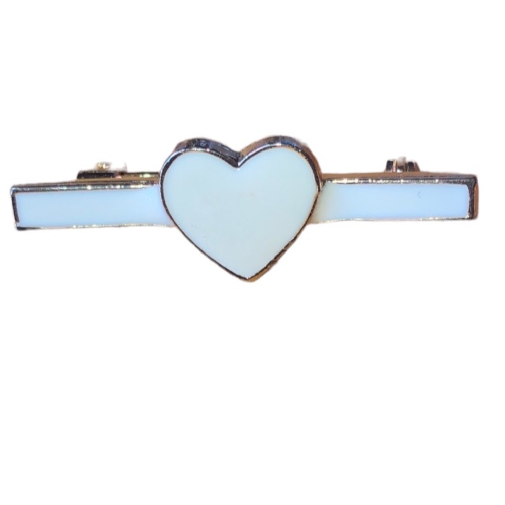 Vintage off-white enamel heart brooch